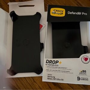 OtterBox Defender Pro Black Clip Case for Samsung Galaxy S21 Ultra $15 for both